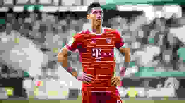 Latest Transfer News: Manchester United join Robert Lewandowski race, Chelsea FC sends 10million contract to Kalidou Koulibaly